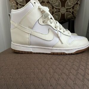 Nike Dunk High. Gently used. White size 7